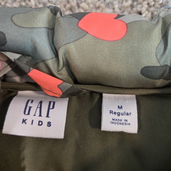 Gap Kids Camo Heart Puffer Vest Quilted Green Camouflage Print Girl Size M - Picture 2 of 7